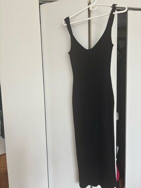 Minimal Ribbed Black Maxi Dress with V-Neck